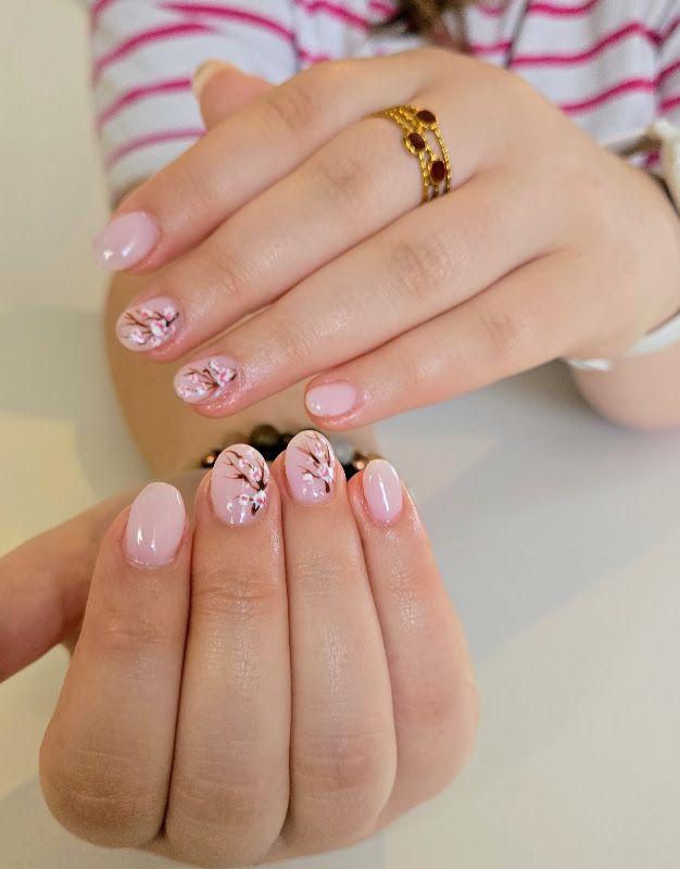 345 Le Cubicule, Ongles en Gel