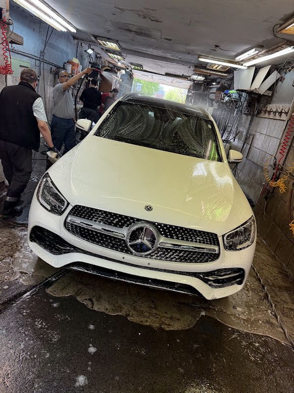 Lave Auto Á La Main