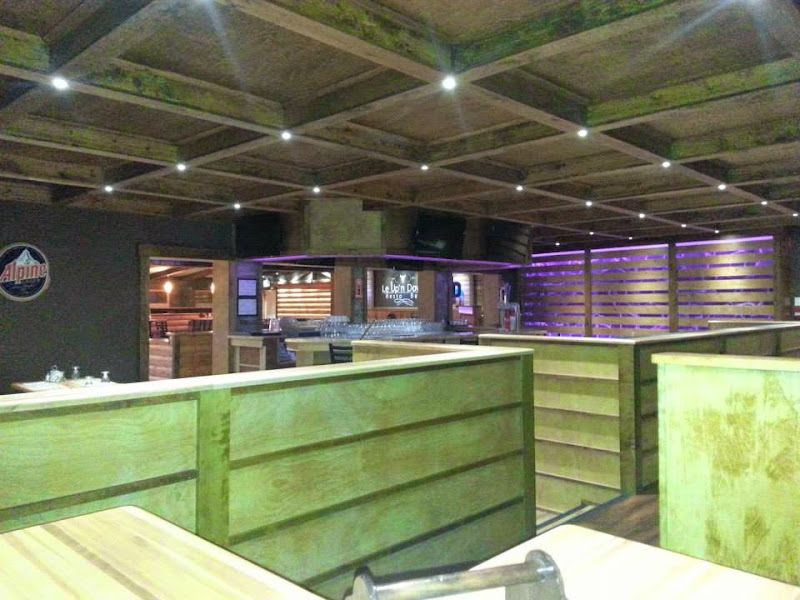 Le Up'n Down Resto-Bar