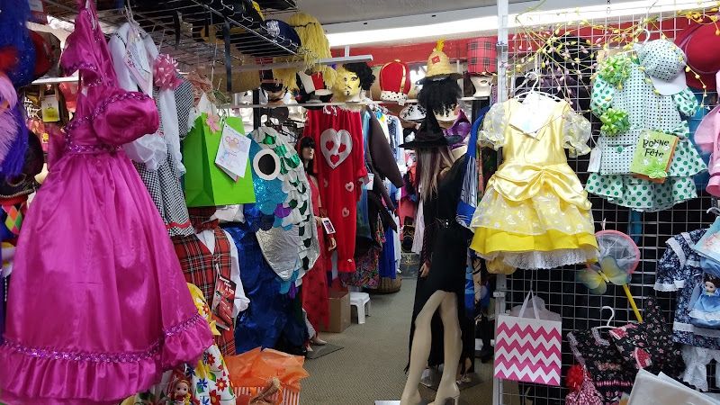 Costumes Maison Angelu Enr.