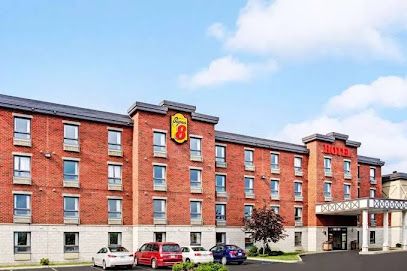 Super 8 by Wyndham Lachenaie/Terrebonne