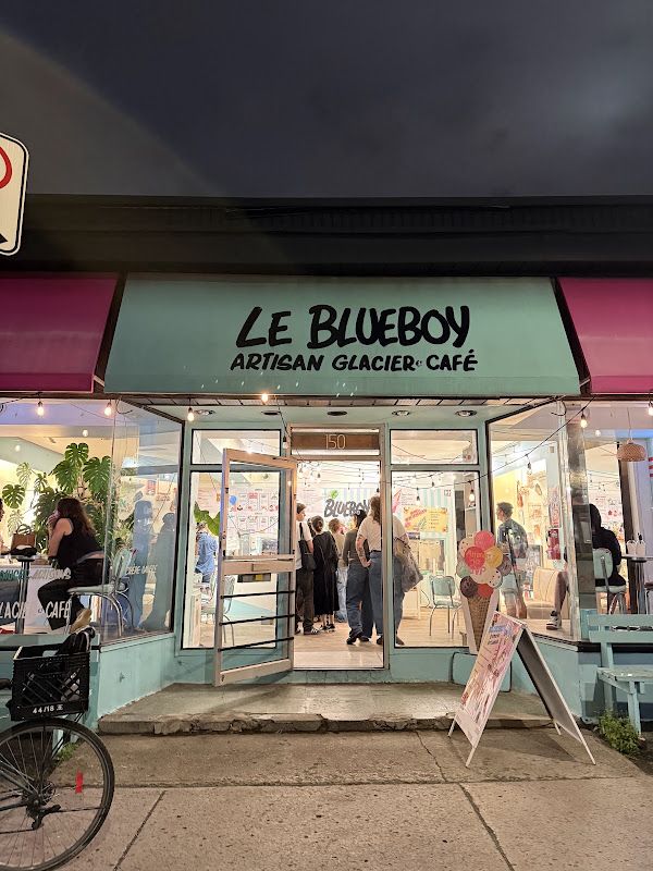 Le Blueboy: Artisan Glacier